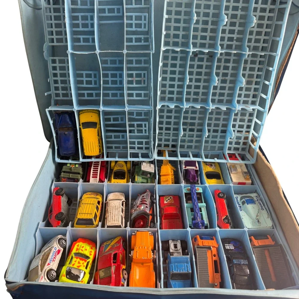 Vintage 1978 Matchbox Carry Case Lesney Blue Vinyl 48 Car Storage with 25 Cars